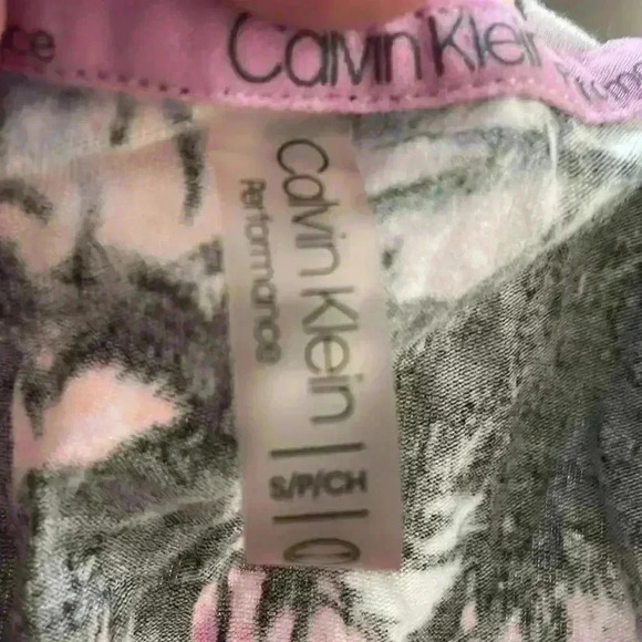 Calvin Klein Sleeveless crew neck tank top, size Small, Cool print - Picture 4 of 5